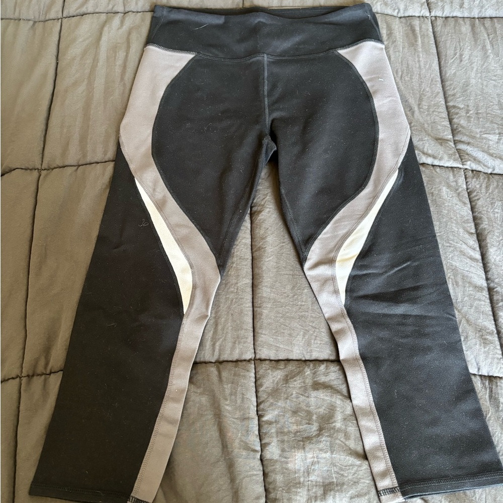 Black and Gray Athletic Capri Leggings